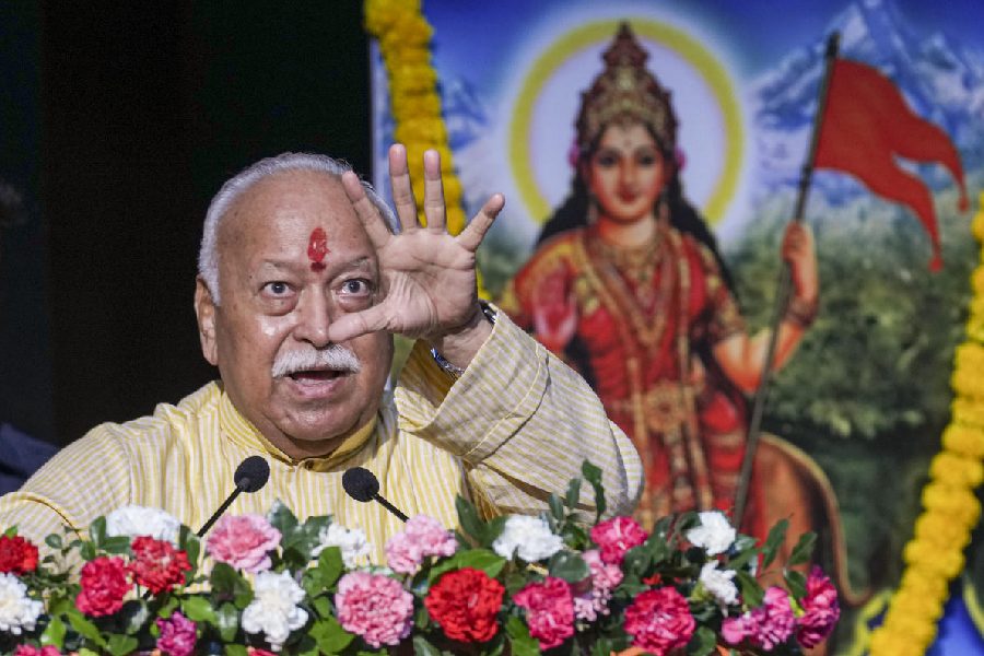 भागवत बोले – भाजपा और संघ में विवाद नहीं, सरकार फैसले खुद लेती है; हम सिर्फ सलाह देते हैं