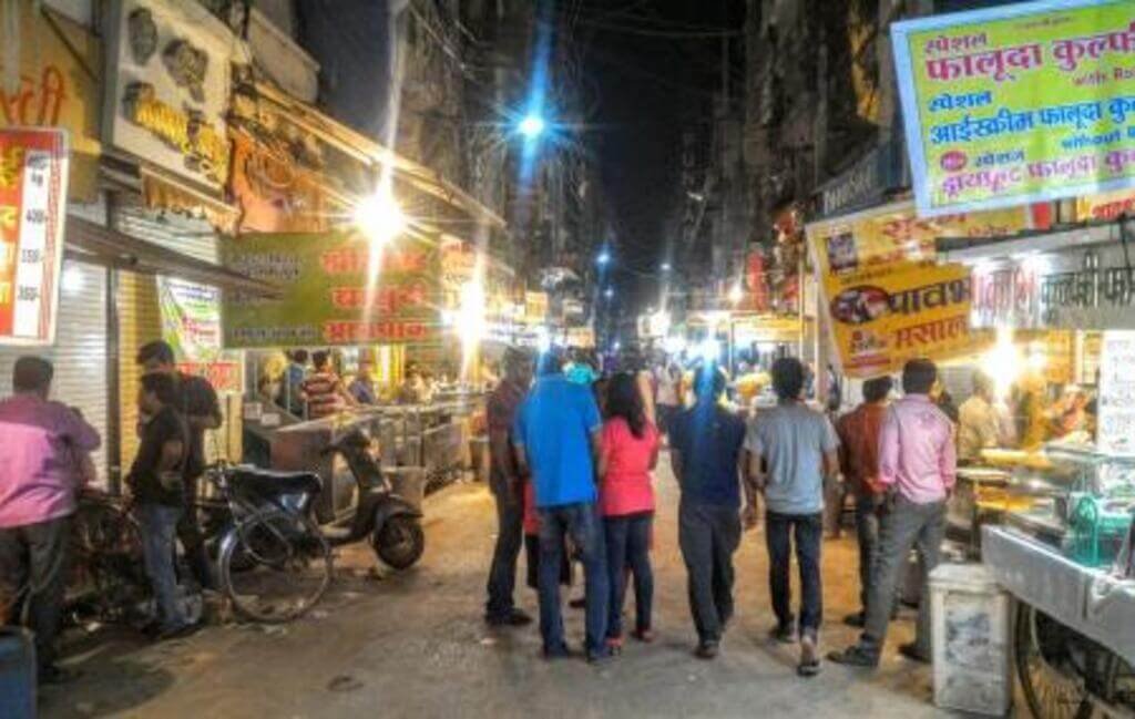 सराफा बाजार की रात्रिकालीन चौपाटी पर निगम की बड़ी बैठक, सुरक्षा व परंपरा पर जोर