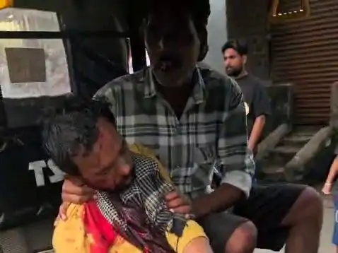 उज्जैन में रिश्तेदारों ने युवक की बेरहमी से हत्या, चाकुओं से गोदकर सड़क पर छोड़ा तड़पने